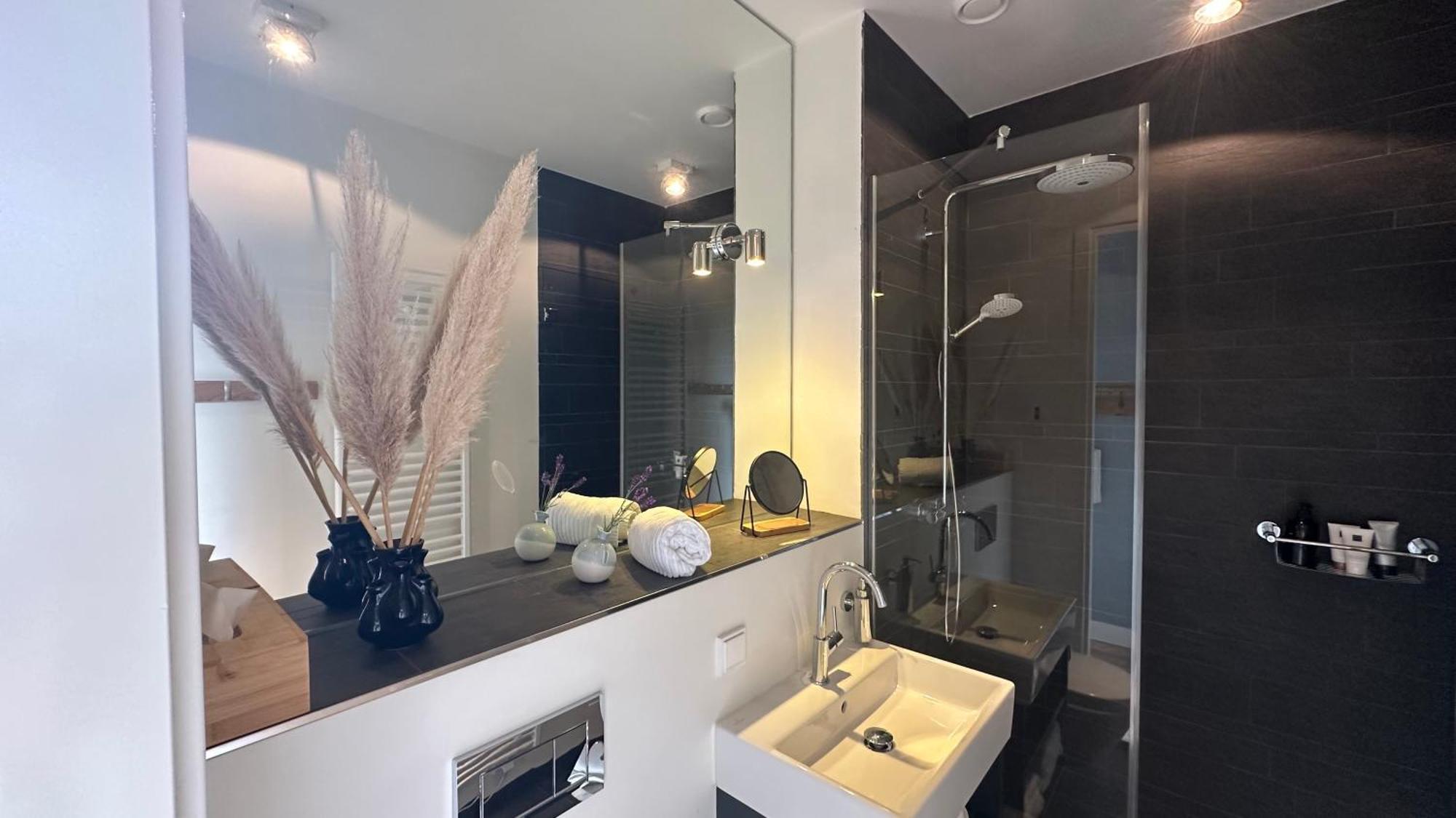 Luxe B&B "In De Schulp", Ontspan En Geniet Van Comfort En Stijl Amstelveen Bagian luar foto